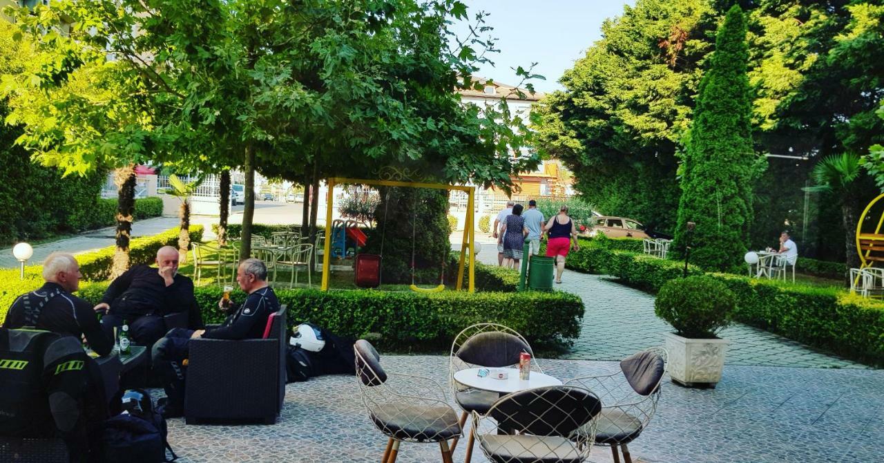 Hotel Ambasador Garden Lezhë Exteriér fotografie